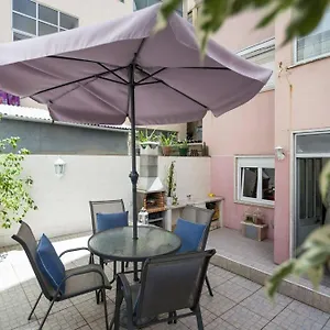 https://adelaide-apartments-moscavide-1.hotels-lisbon-portugal.com